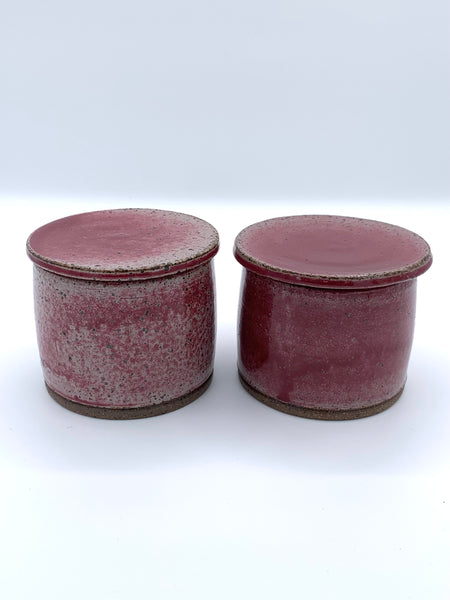 Butter bell in speckled clay with Raspberry glaze