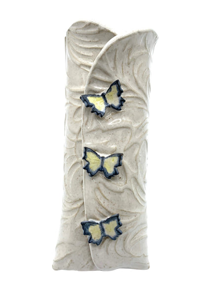 Wall pocket in Spiced Cream glaze with butterflies