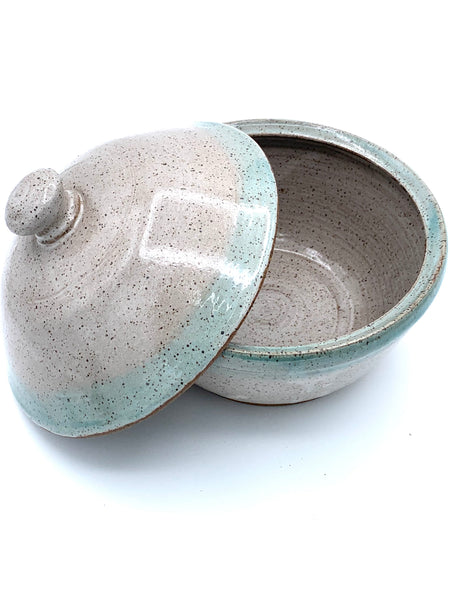 Bowl with lid in Spiced cream and teal glaze