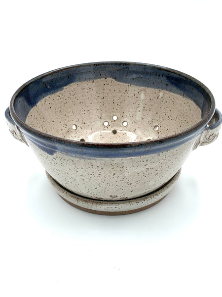 Berry bowl in Spiced Cream and Blue glaze