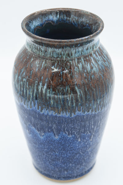 Vase with textured shoulder