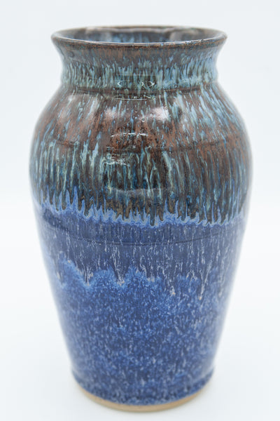 Vase with textured shoulder