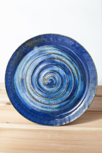 Slip textured blue plate