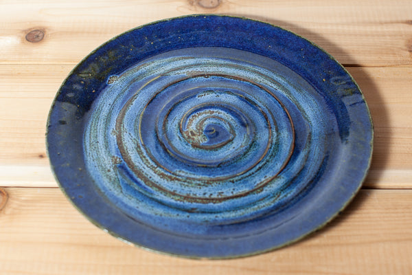 Slip textured blue plate